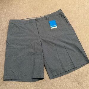 Columbia men’s shorts, size 44, Micro-Gingham checks fabric, 100% cotton, NWT